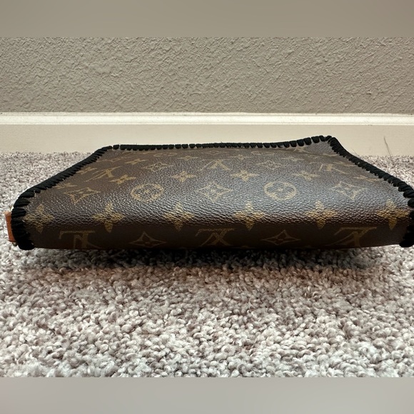 Louis Vuitton Musette Tango w/stitched leather - Picture 9 of 14